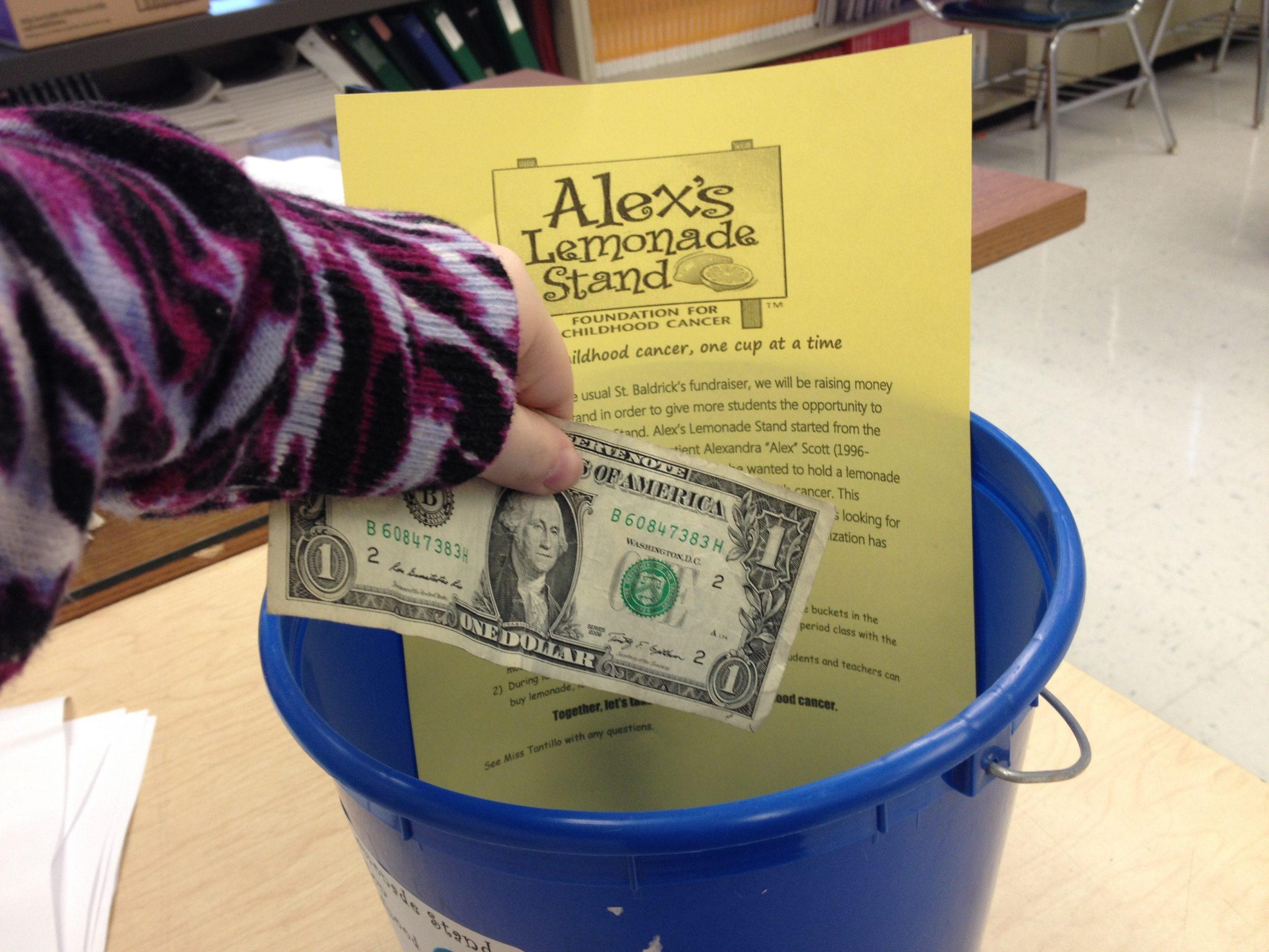 Service Club supports Alex&#039;s Lemonade Stand