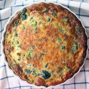 Crustless-Broccoli-Bacon-and-Cheddar-Quiche-1