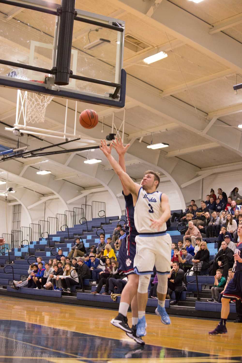 Photo album: boys' basketball game 1/10
