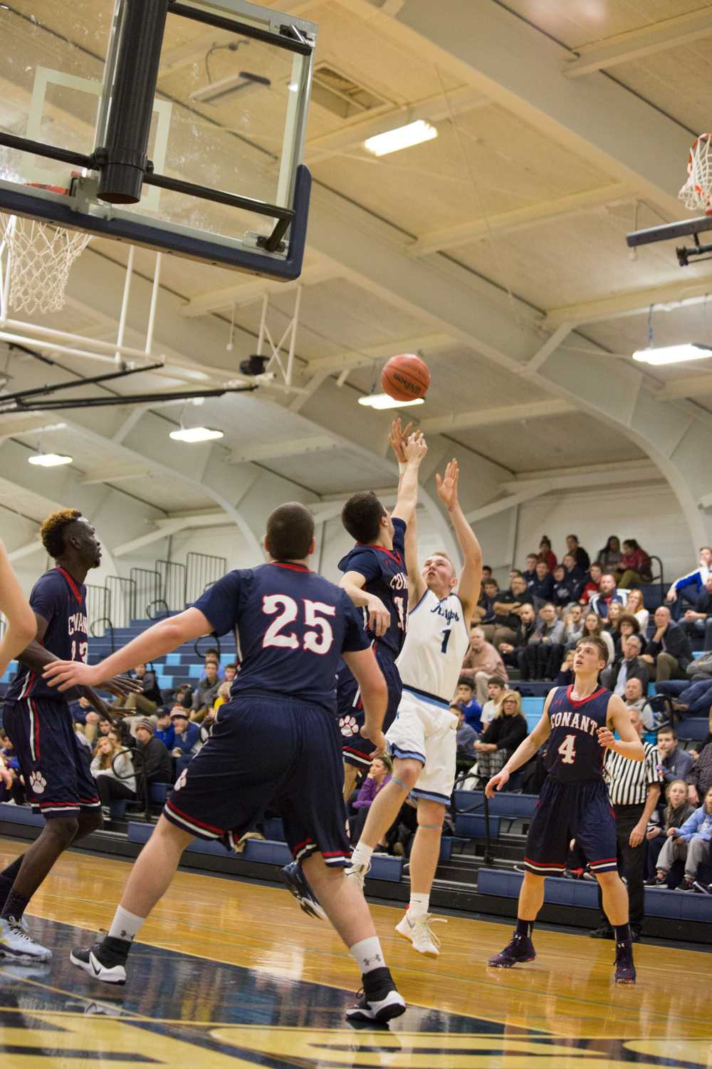 Photo album: boys' basketball game 1/10