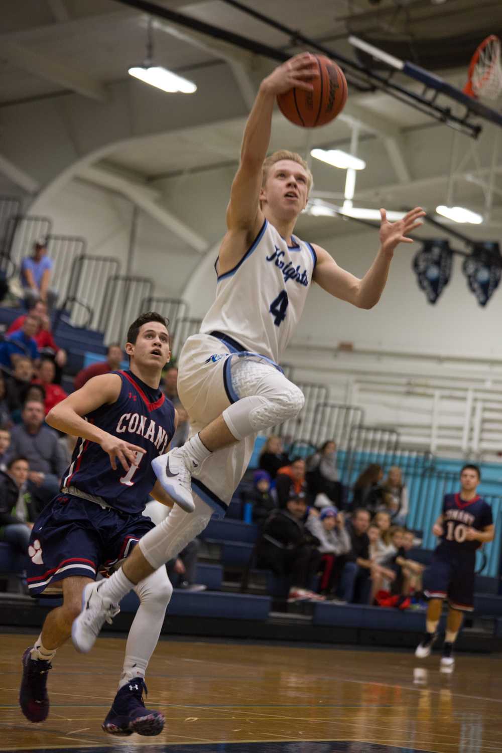 Photo album: boys' basketball game 1/10