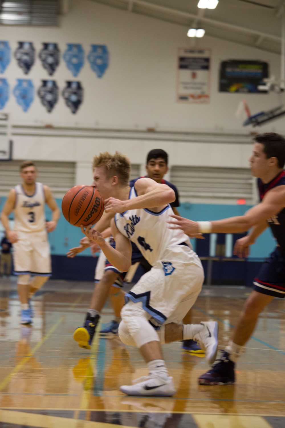 Photo album: boys' basketball game 1/10