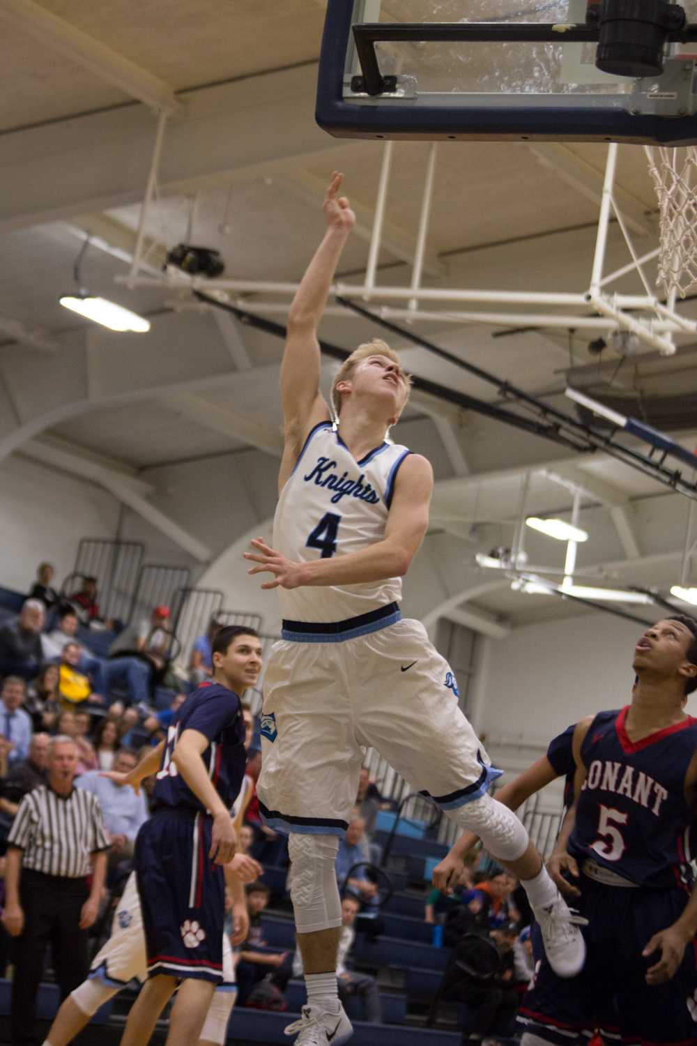 Photo album: boys' basketball game 1/10