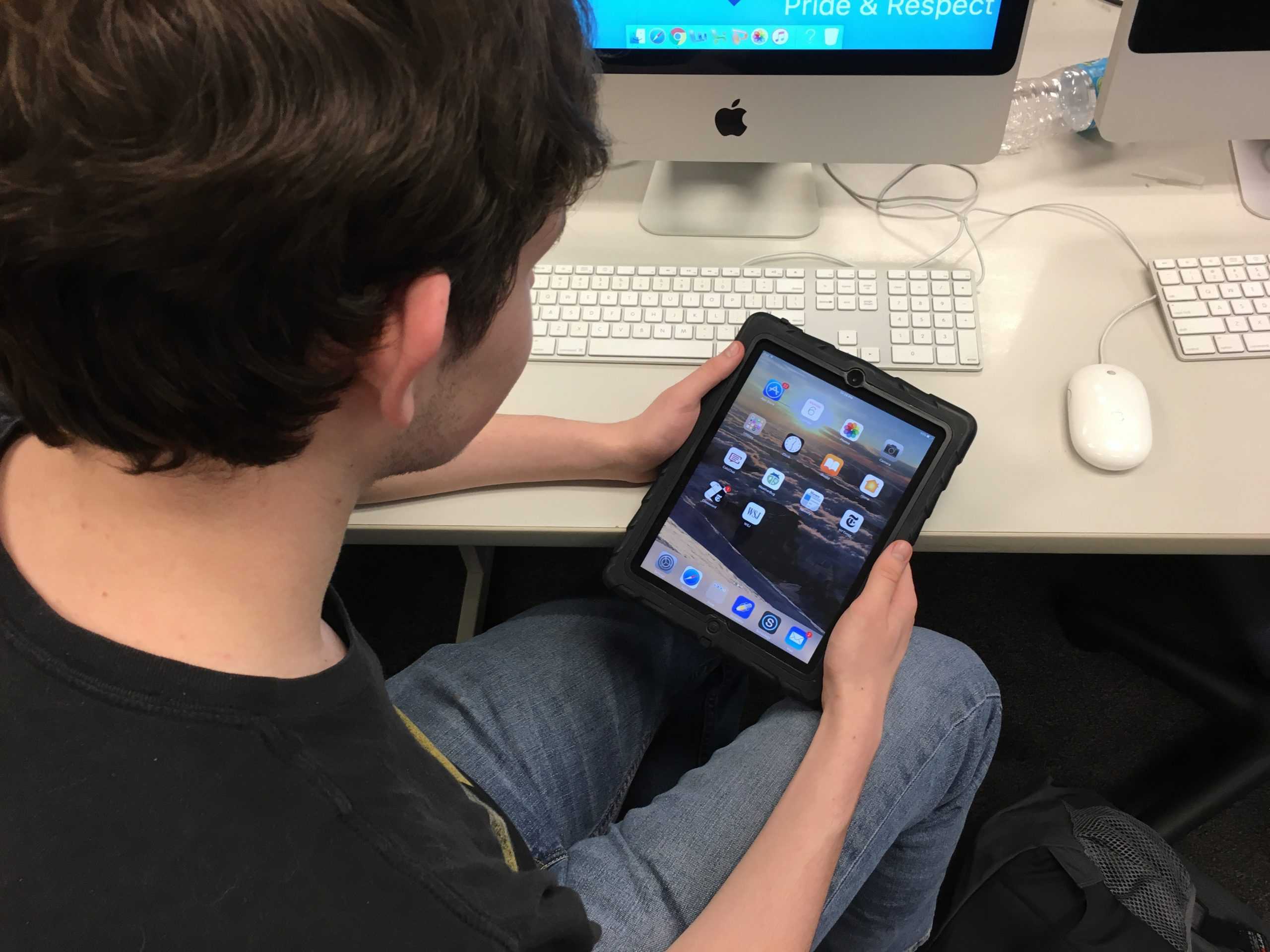 District devises plan for students to keep iPads after graduation
