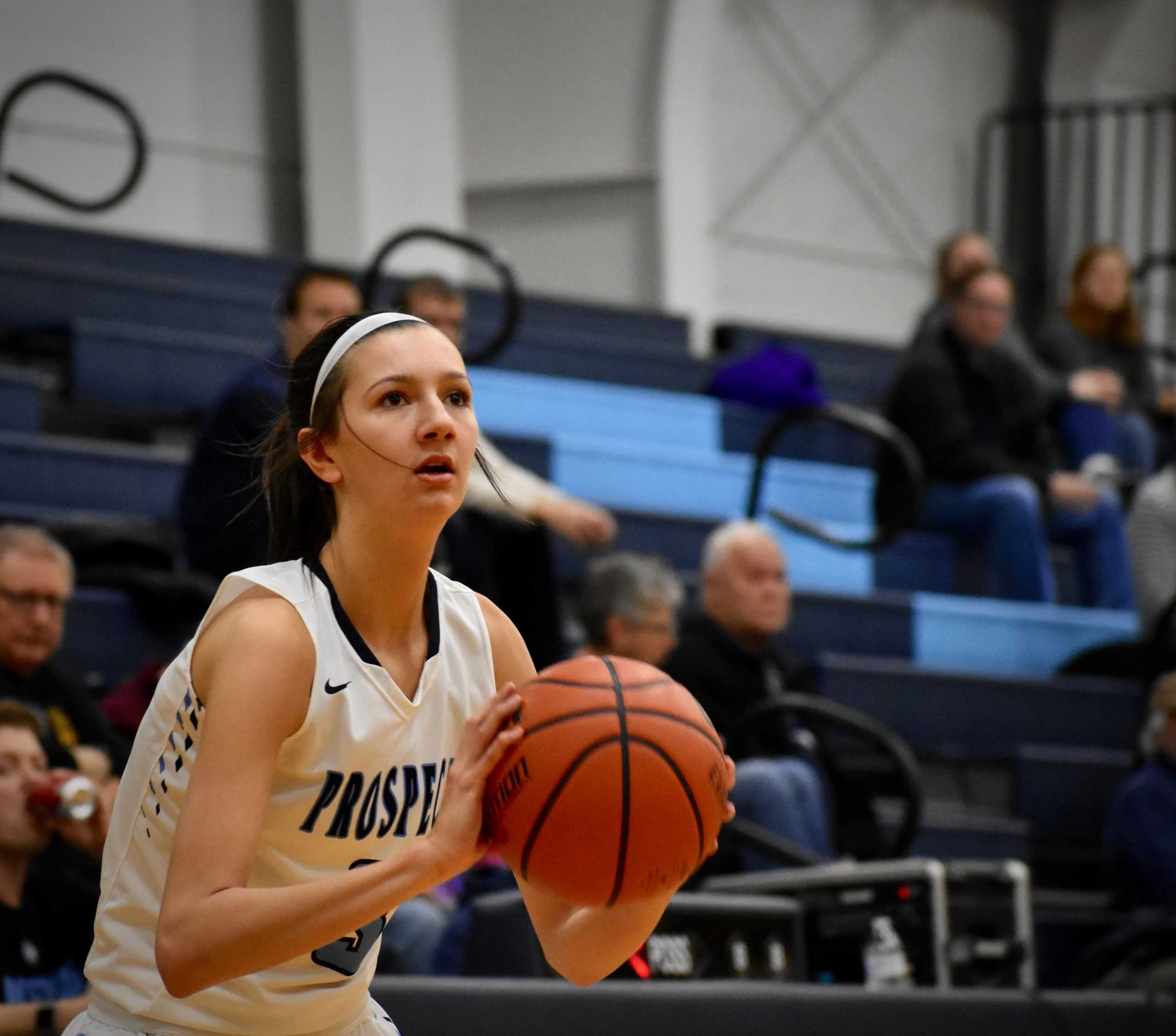 Girls&#039; basketball falls in regional final