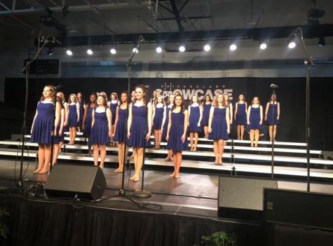 Show choir works hard for end of year show