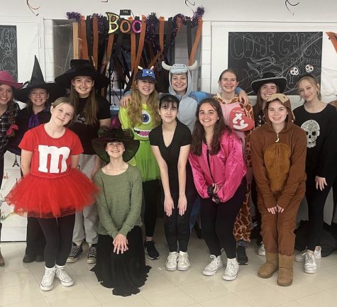Dedicated: French Club students help out at Haunted High School, one of the many events the club is present at. The students are looking forward to an upcoming trip to Chicago. (Photo taken from @prospectfrench’s Instagram)