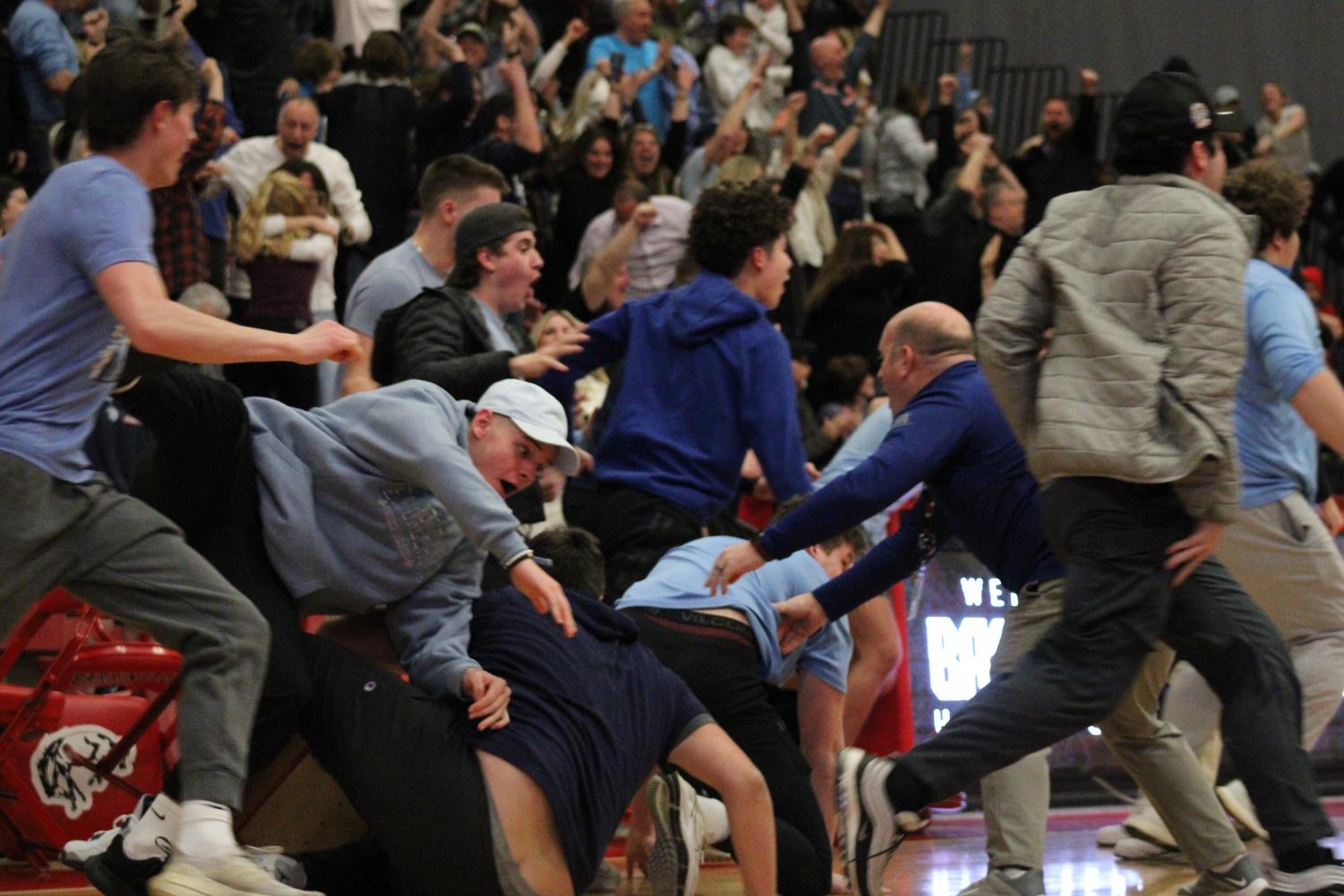 Schneider drills buzzer beater to top Stevenson in sectional semis