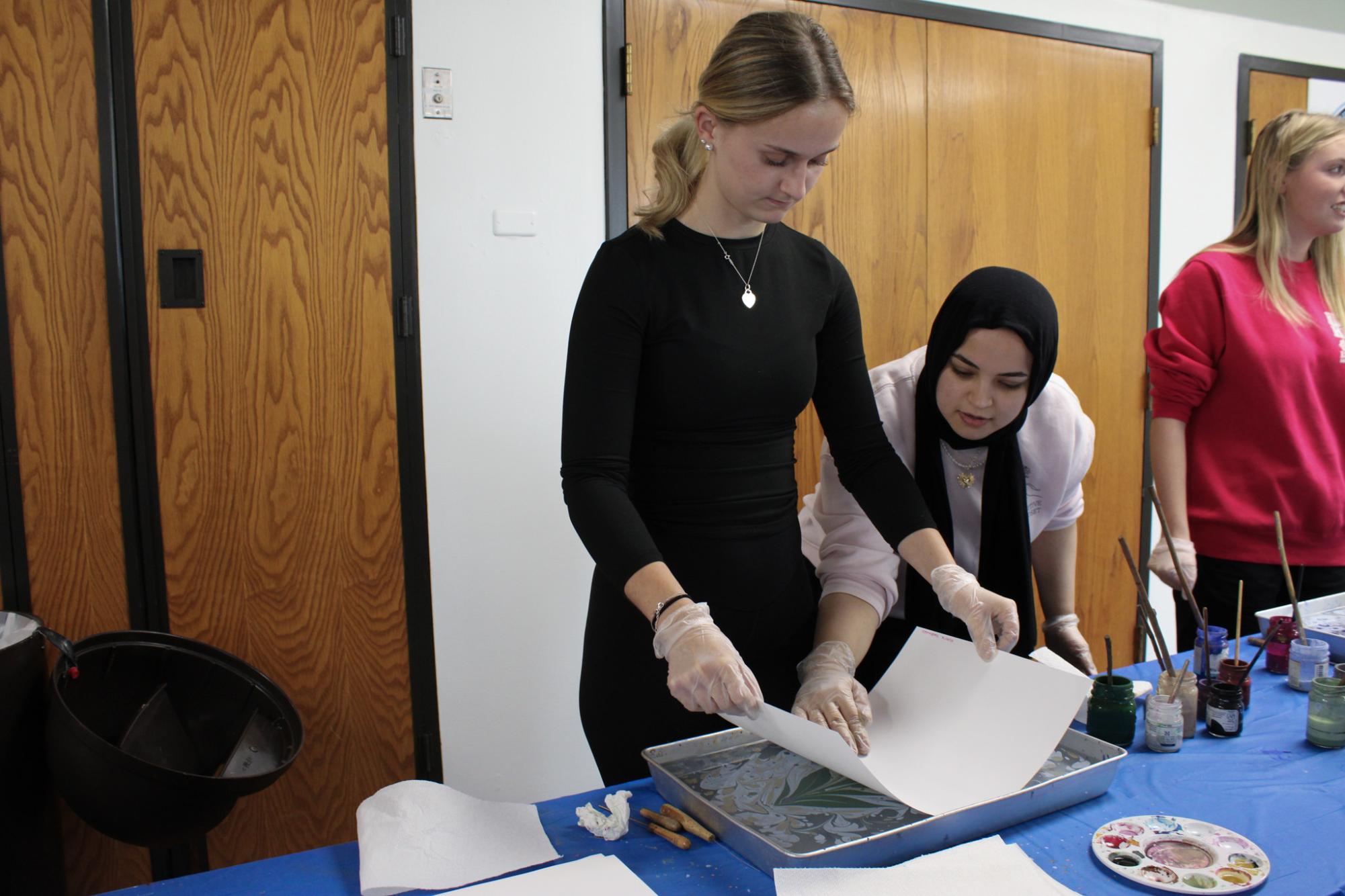 Humanities class tackles Ebru
