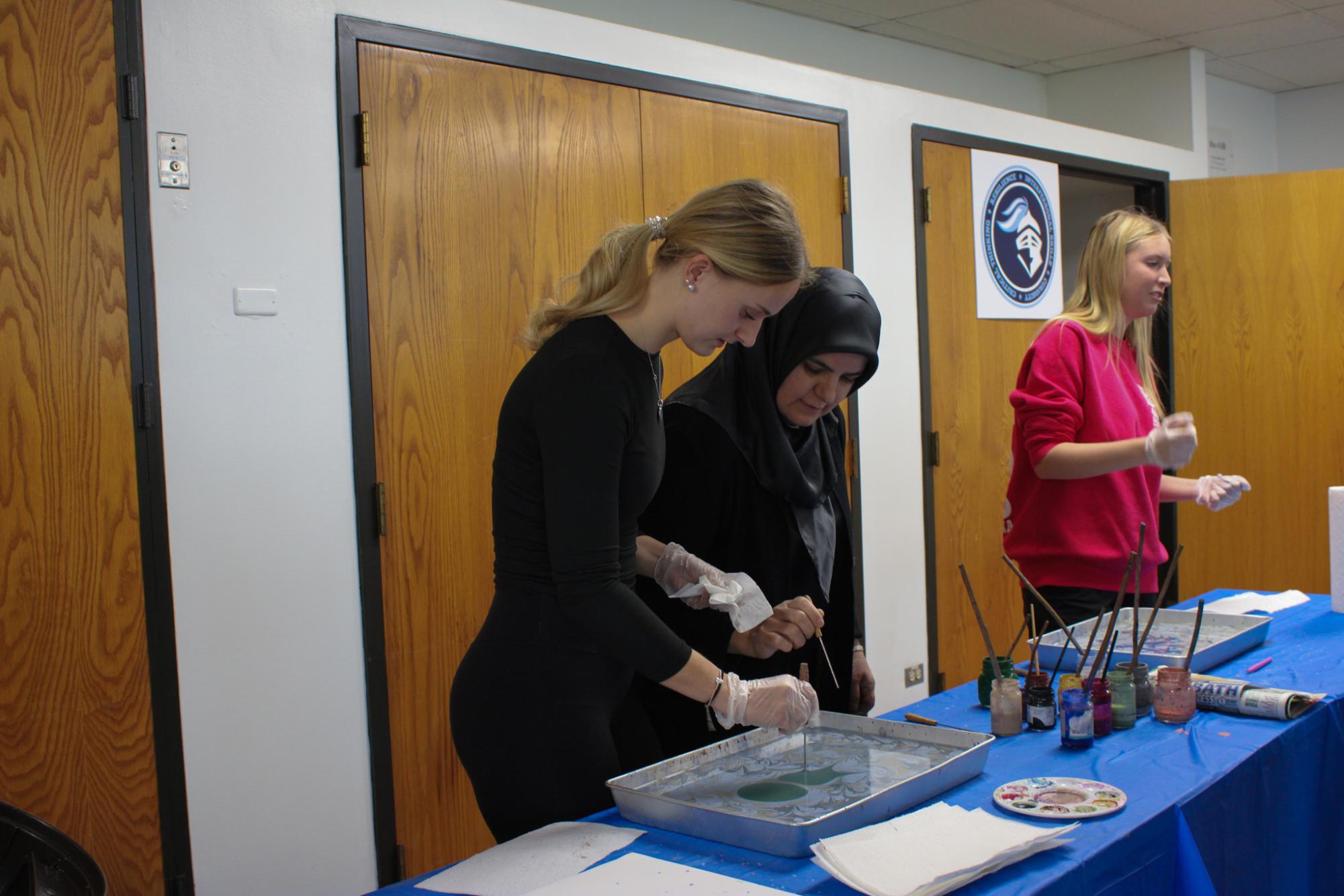 Humanities class tackles Ebru