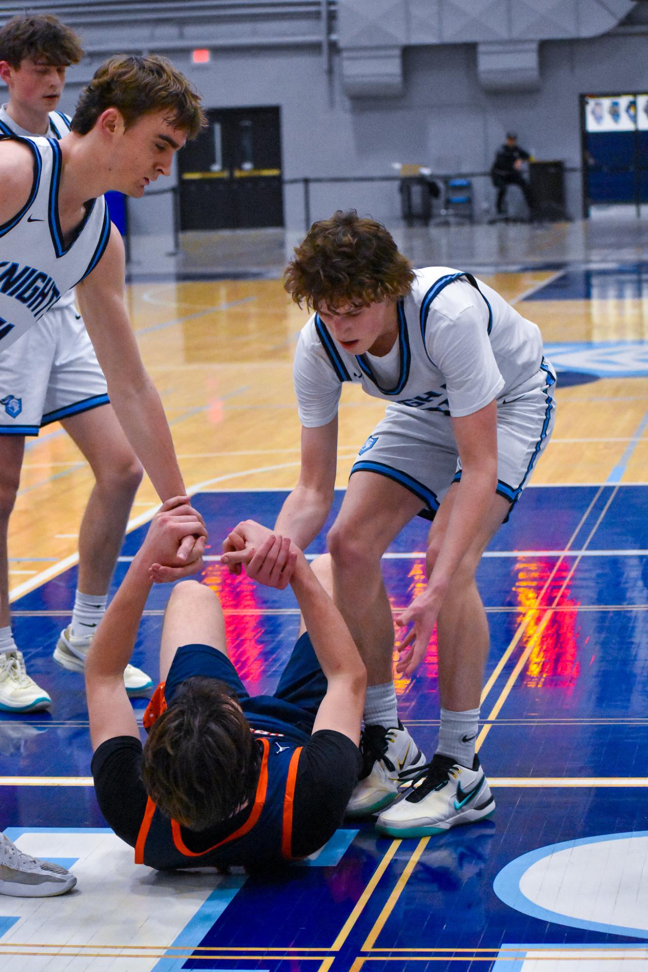 Boys basketball beats Buffalo Grove