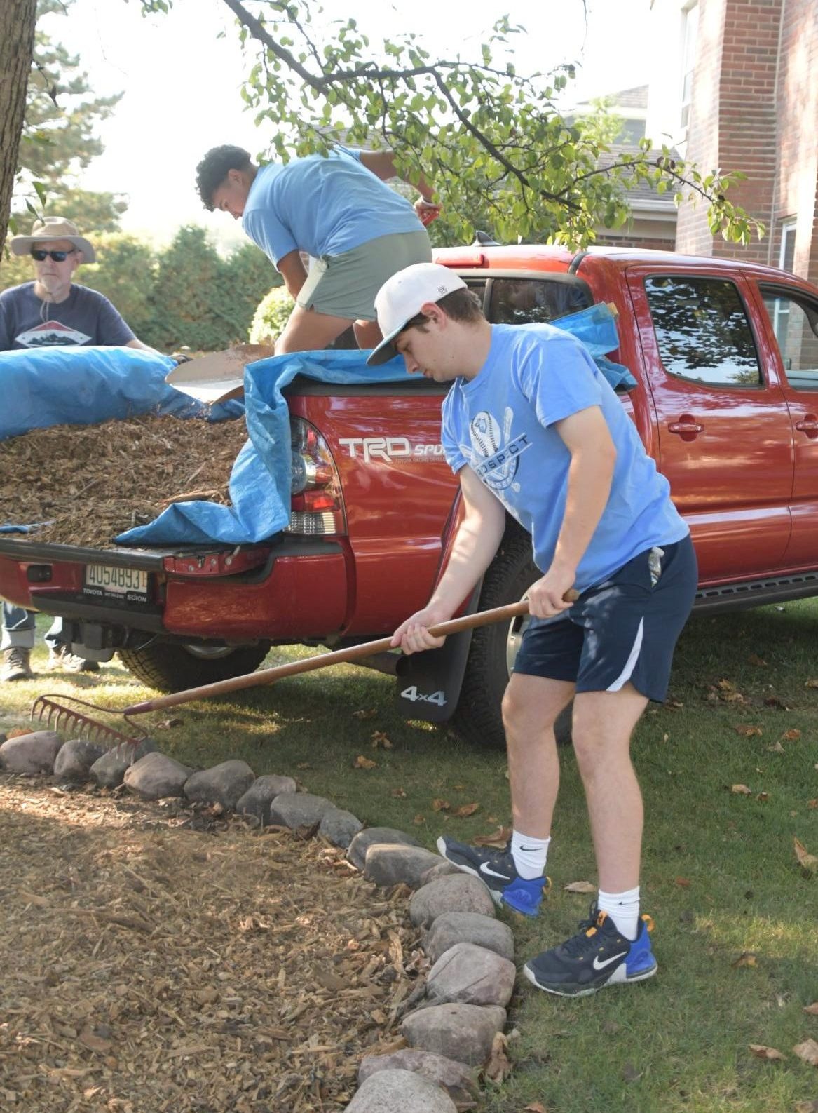 Photos: 10th Prospect Gives Back