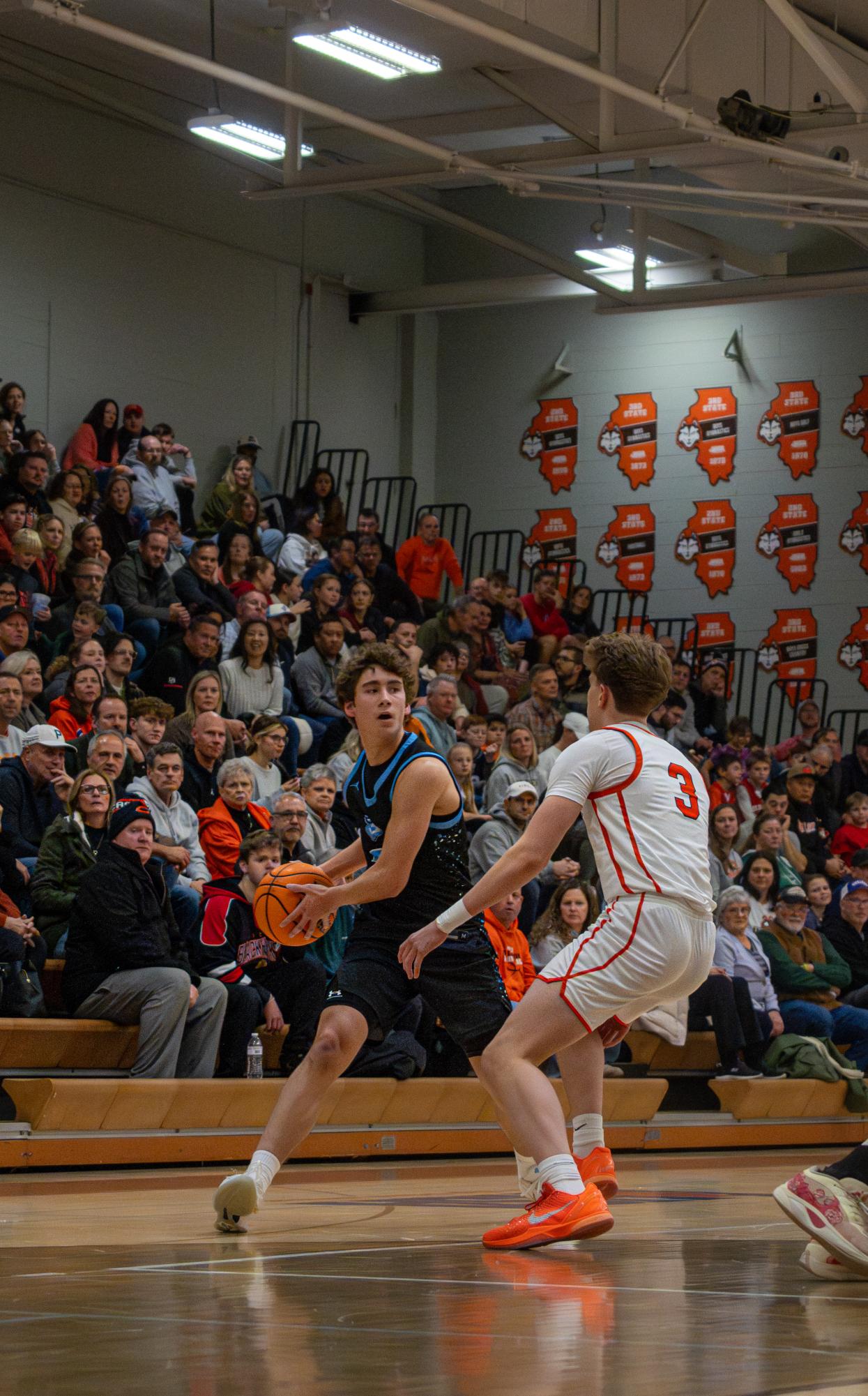Boys basketball falls 55–37 to rival Hersey.
