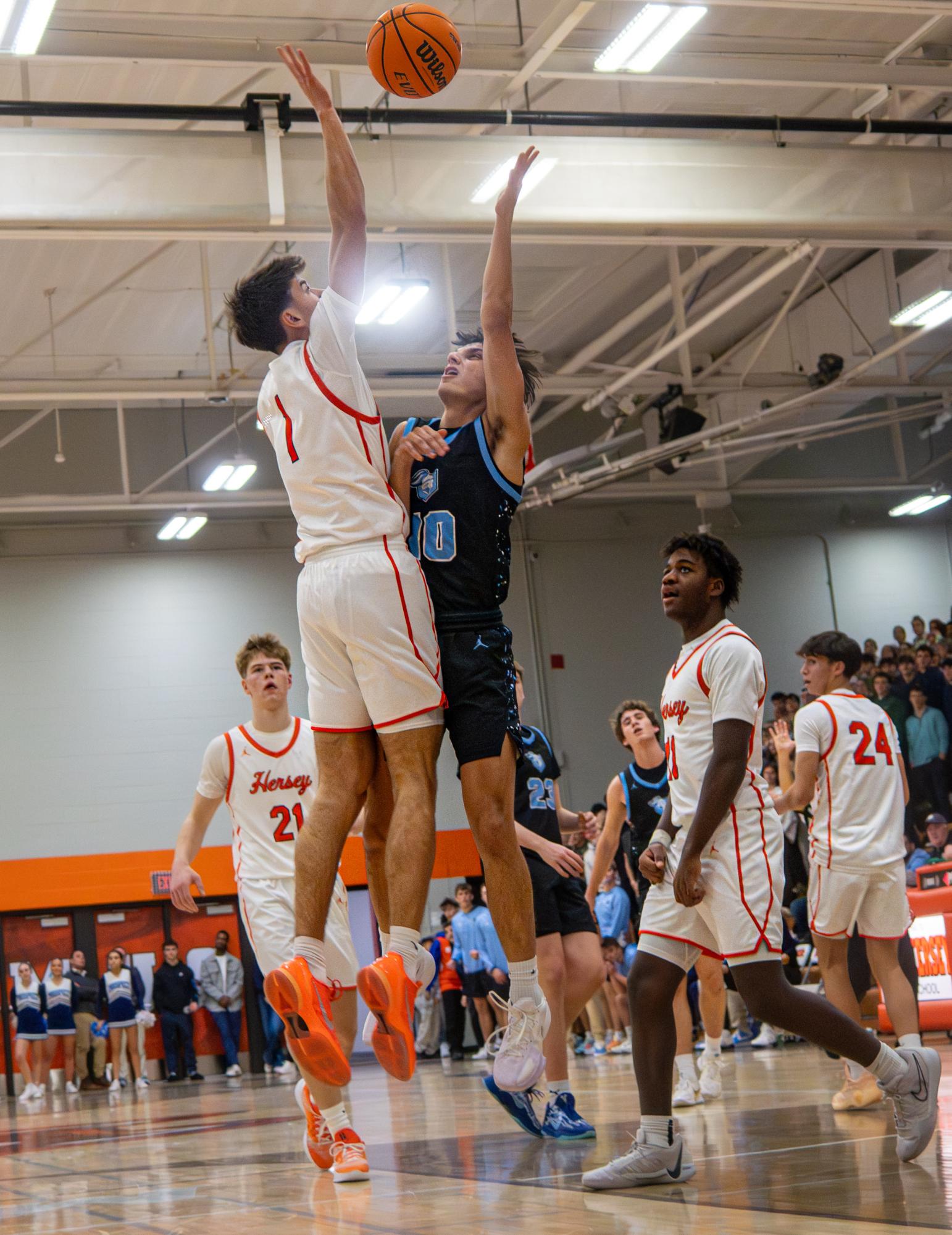Boys basketball falls 55–37 to rival Hersey.